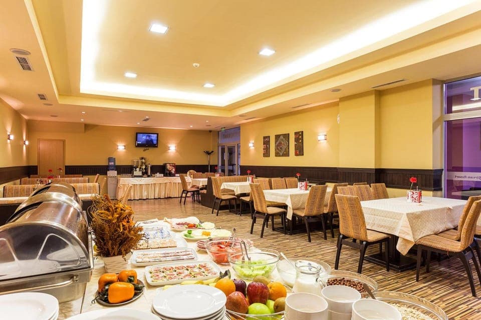 Restaurant/places to eat, Restaurant/places to eat, Food and drinks, On site, Food, Breakfast