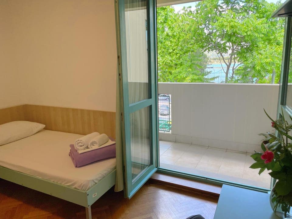 Bed, View (from property/room), Balcony/Terrace, Photo of the whole room, Bedroom, Sea view, towels