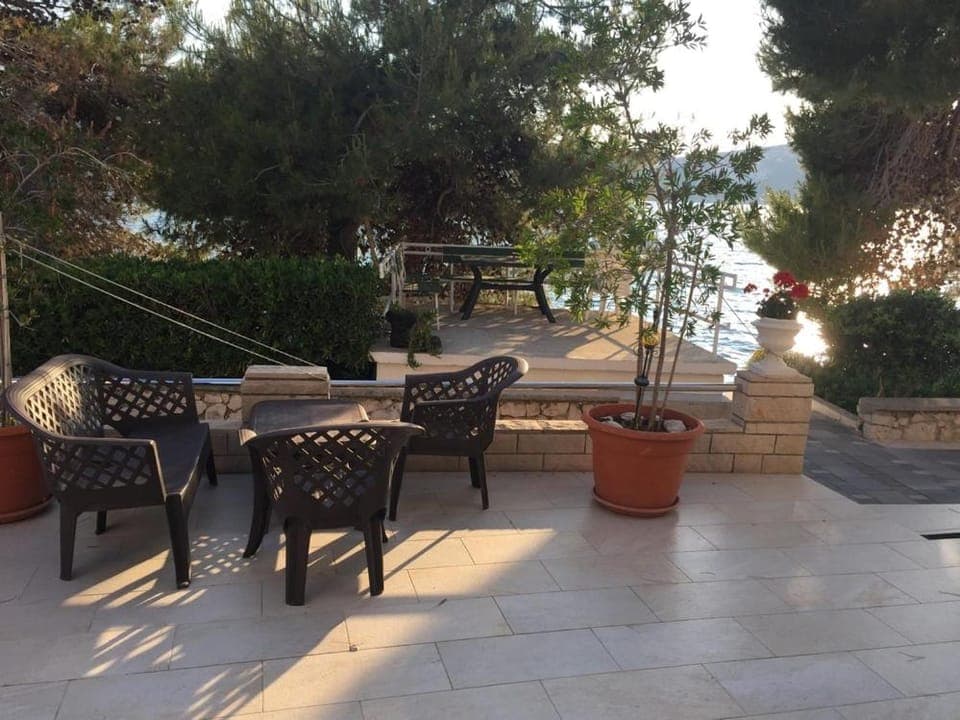 Patio, Seating area