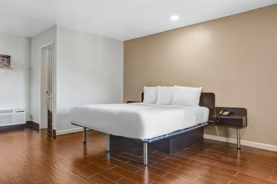 Photo of the whole room, On site