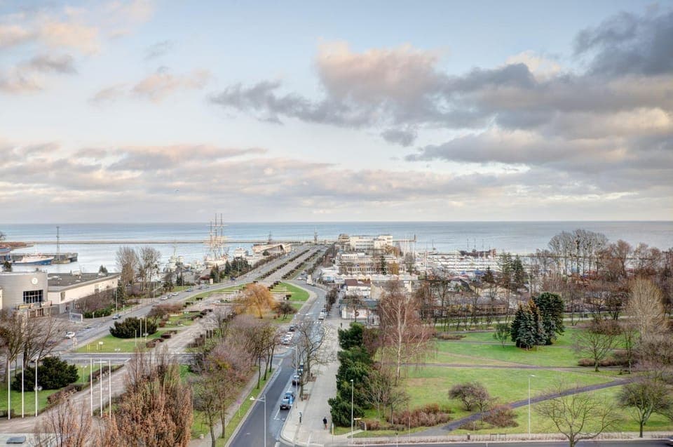 Property building, Bird's eye view, Balcony/Terrace, Beach, Beach, Landmark view, Sea view