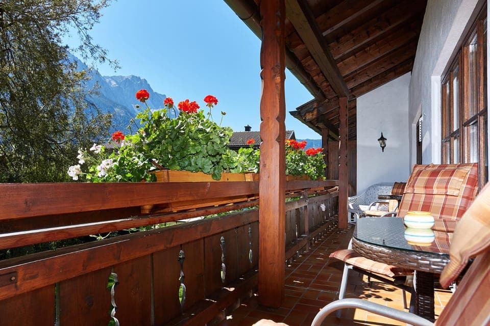 View (from property/room), Balcony/Terrace, Seating area, Mountain view