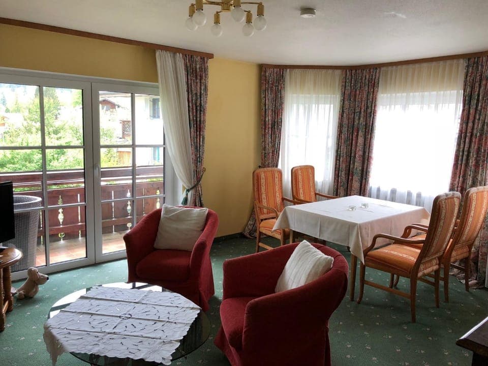 Living room, Seating area, Dining area