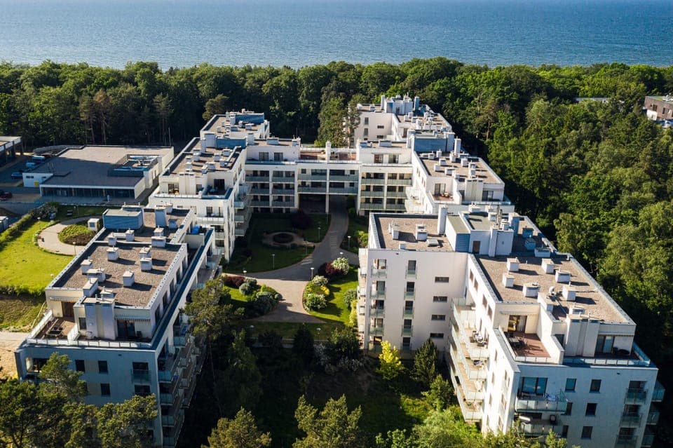 Property building, Natural landscape, Location