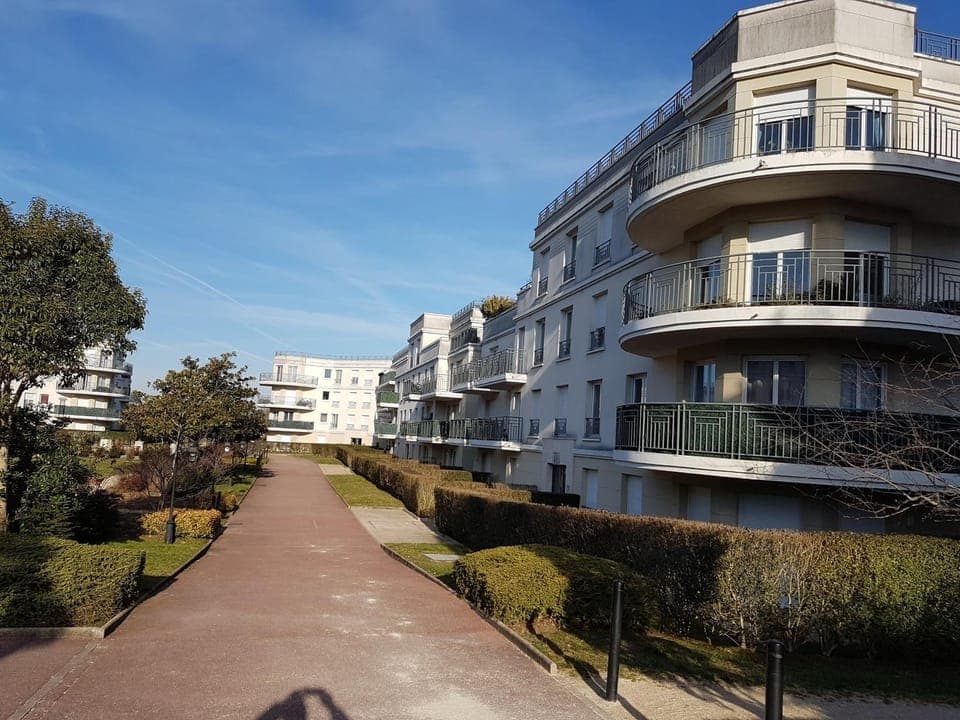 Neighbourhood, Neighbourhood