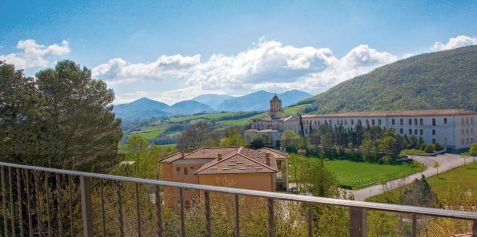 Nearby landmark, Spring, Neighbourhood, Natural landscape, Balcony/Terrace, City view, Garden view, Landmark view, Mountain view