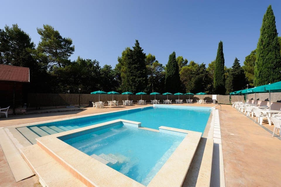 Swimming pool, Swimming pool