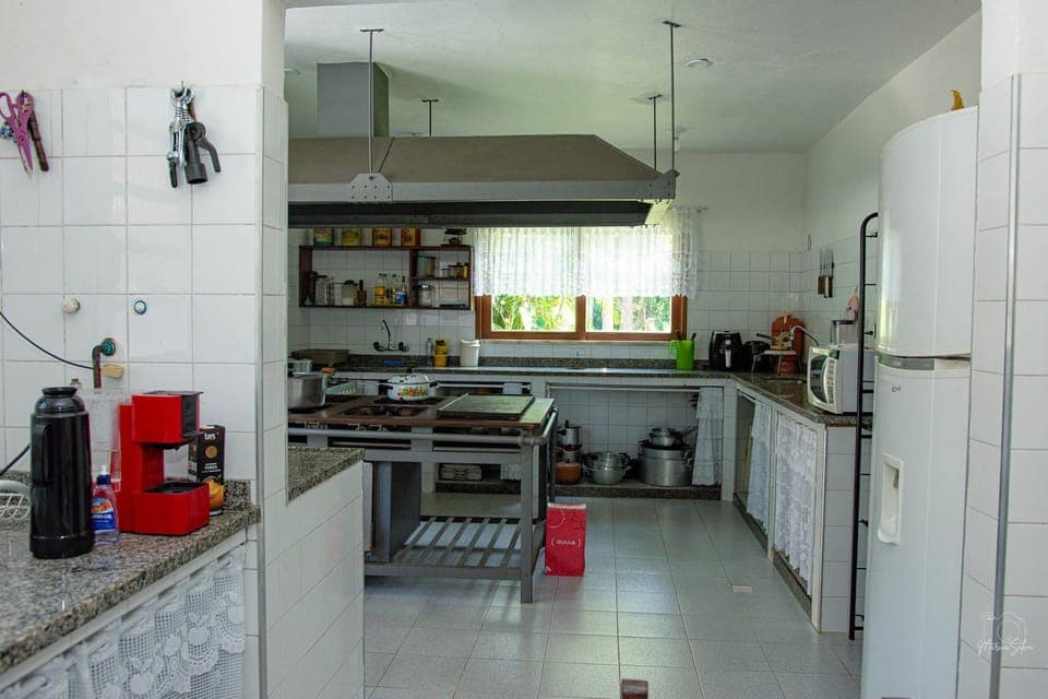 Coffee/tea facilities, Kitchen or kitchenette, Communal kitchen, stove, toaster