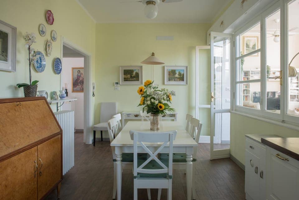 Kitchen or kitchenette, Decorative detail, Seating area, Dining area, fireplace, kitchen