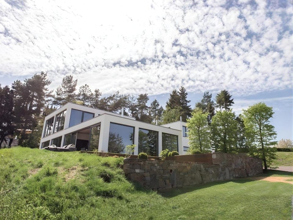 Property building, Day, Garden, Garden view