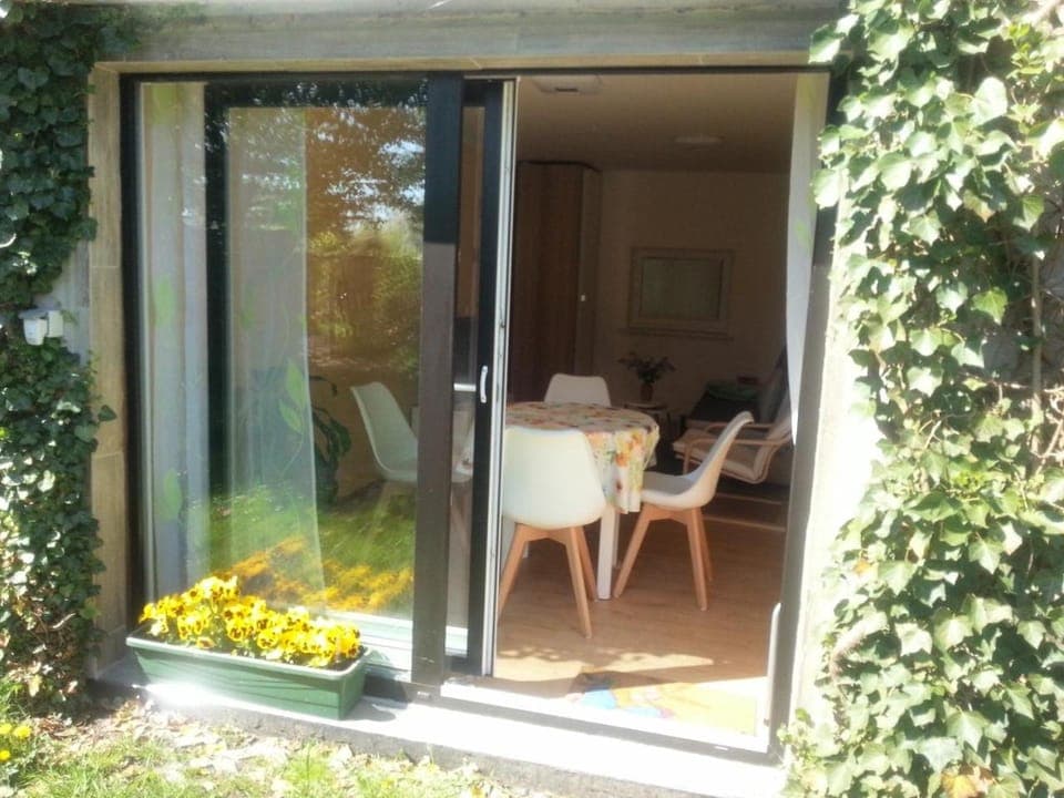 Facade/entrance, Photo of the whole room