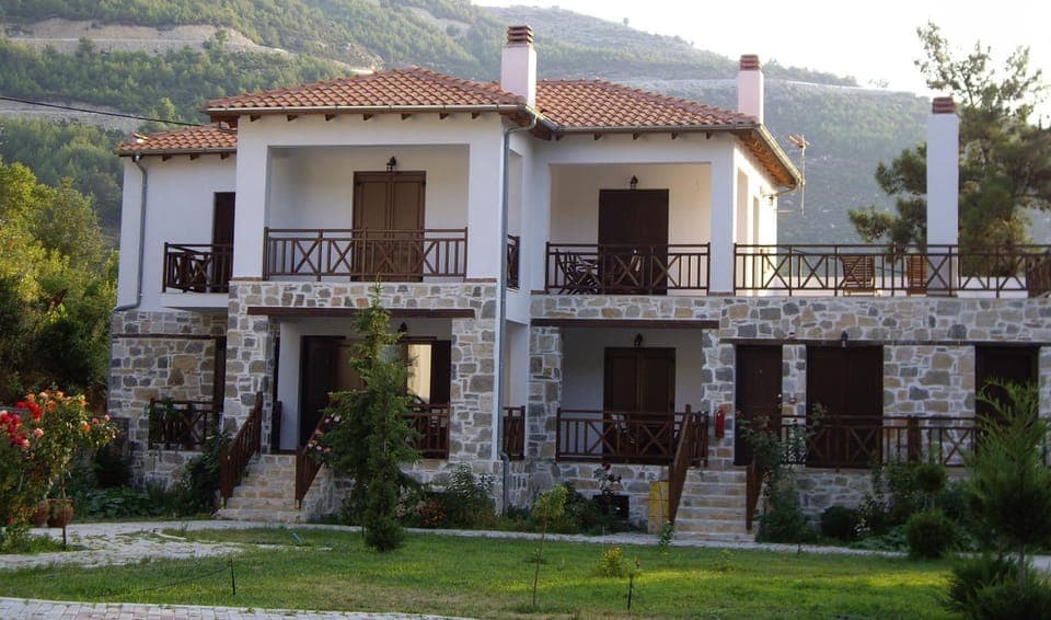 Facade/entrance, Garden, Balcony/Terrace
