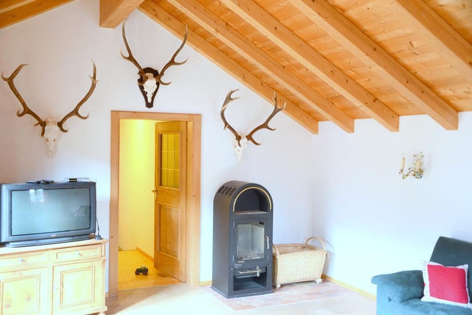 Communal lounge/ TV room, TV and multimedia, Living room, Seating area