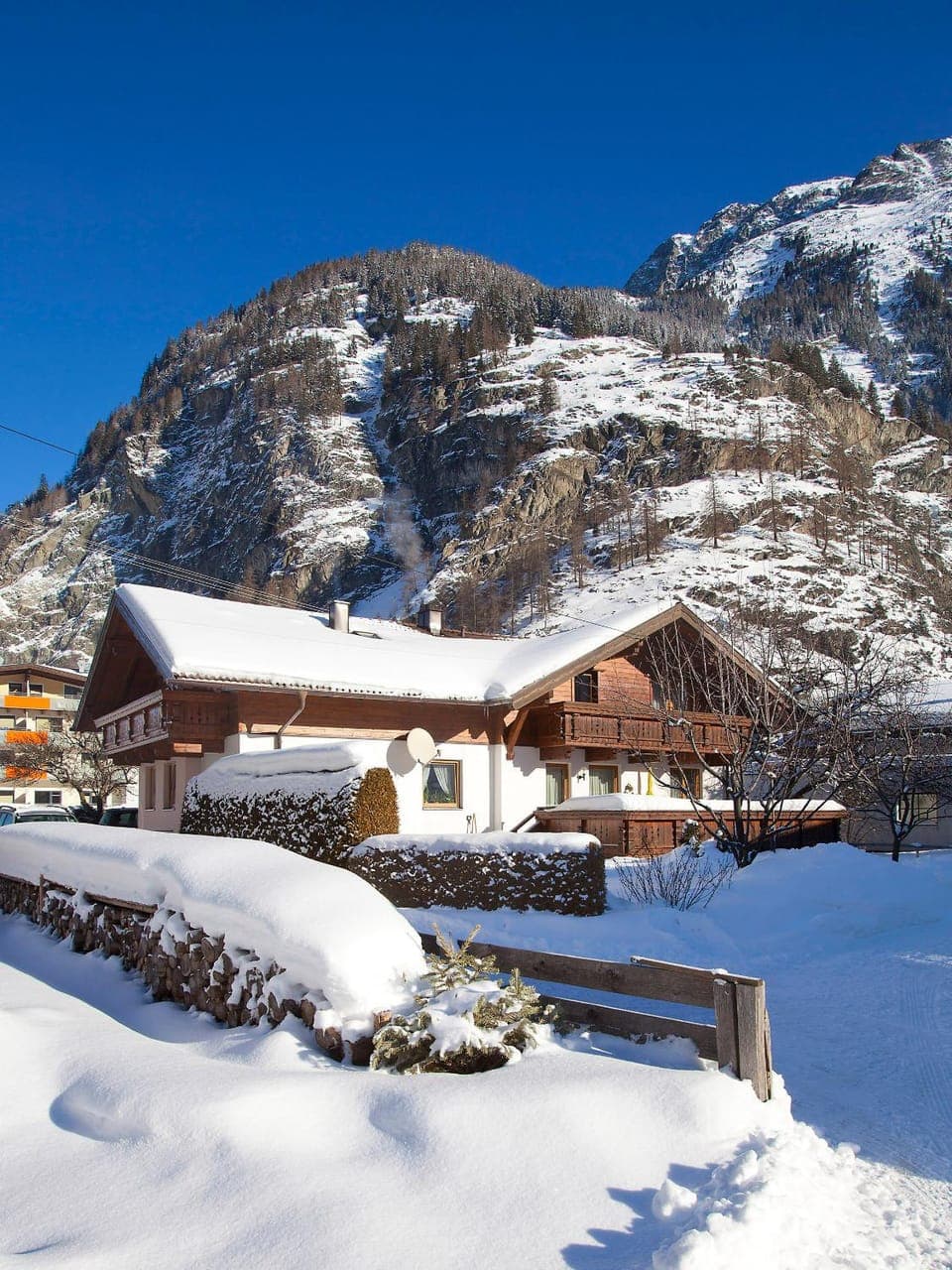 Day, Natural landscape, Winter, Area and facilities