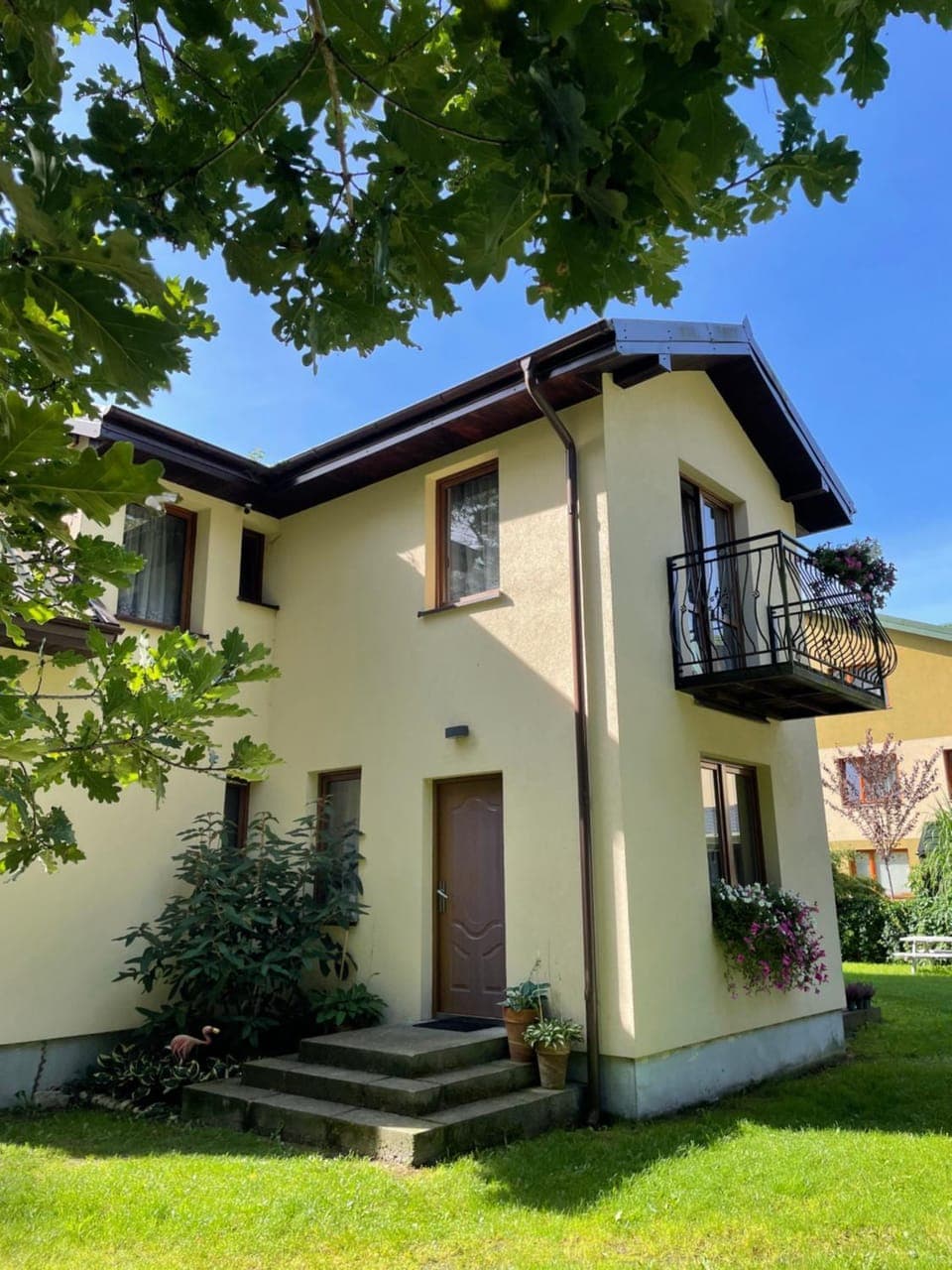 Property building, Facade/entrance