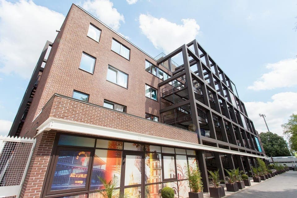 Property building, Facade/entrance