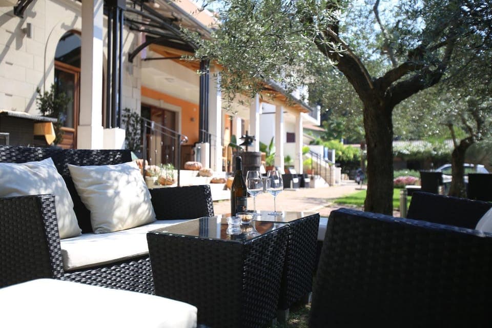 Facade/entrance, Garden, Balcony/Terrace