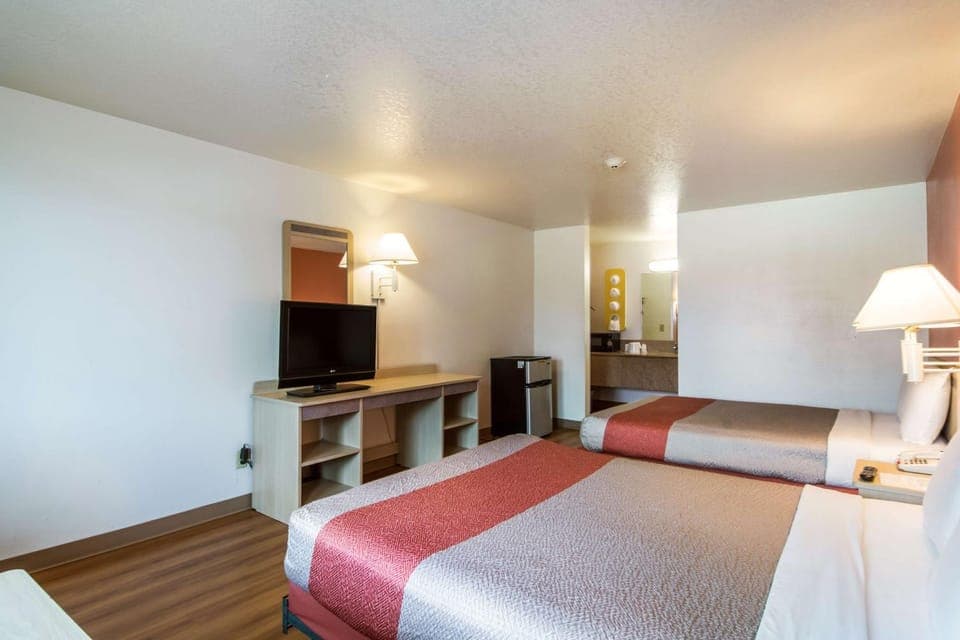 TV and multimedia, Bedroom, On site