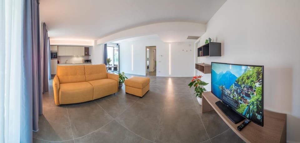 Communal lounge/ TV room, TV and multimedia, Living room, Seating area