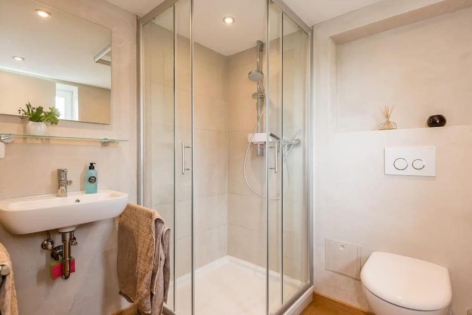 Shower, Toilet, Bathroom