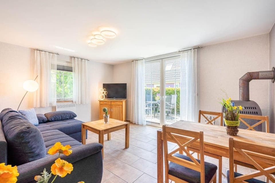 View (from property/room), Living room, Seating area, Dining area, fireplace