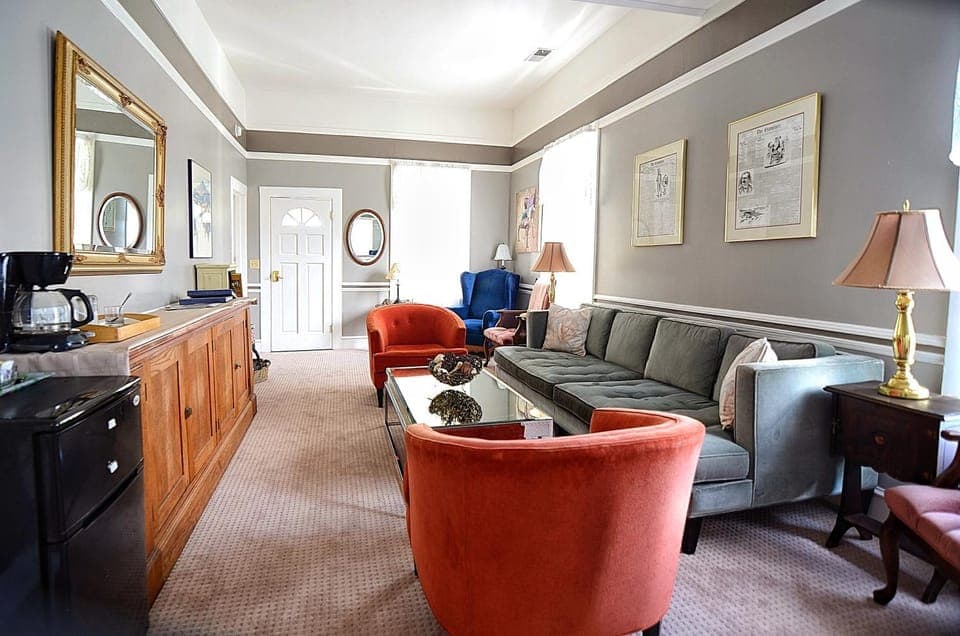 Day, Living room