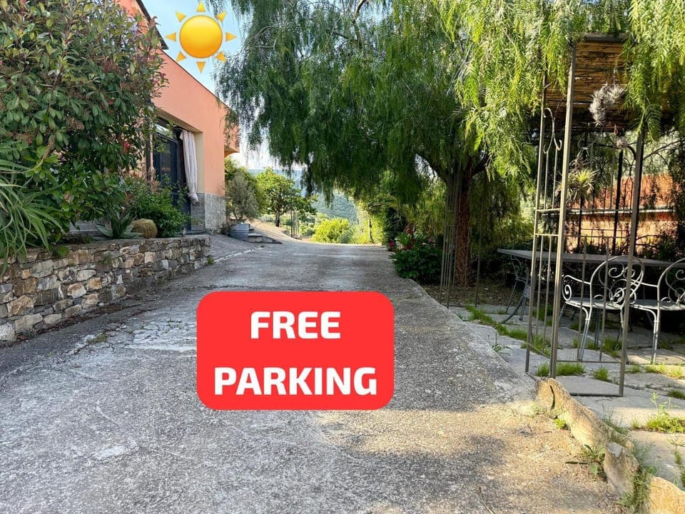 Neighbourhood, Parking