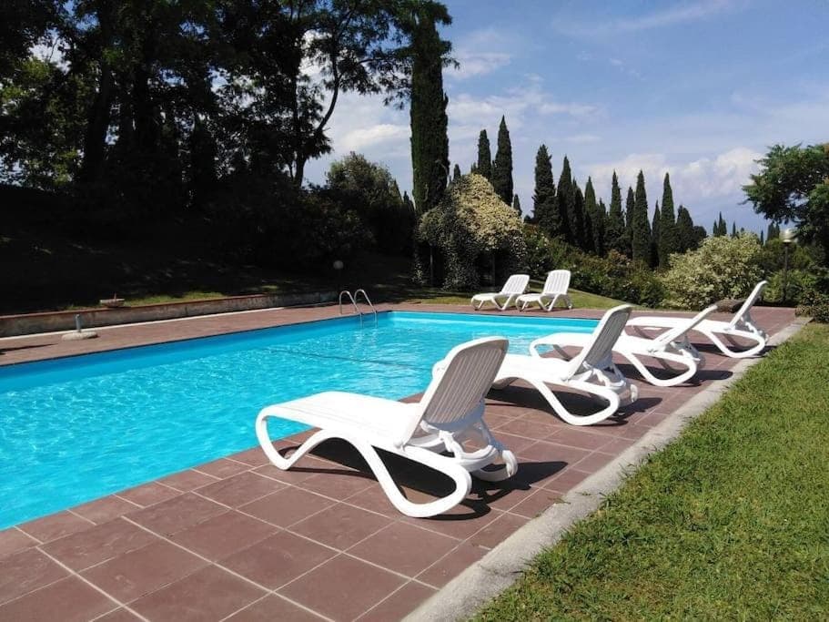 Garden view, Pool view, Swimming pool, sunbed