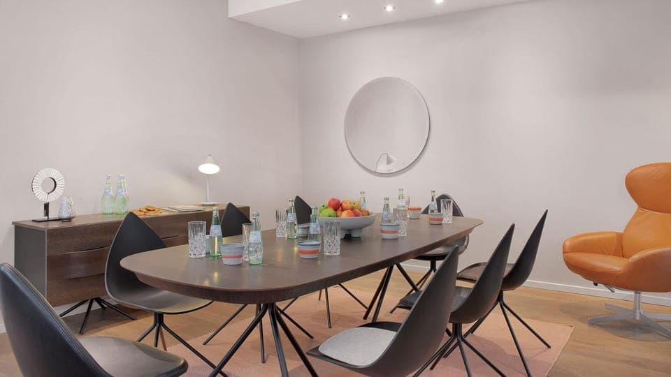 Meeting/conference room