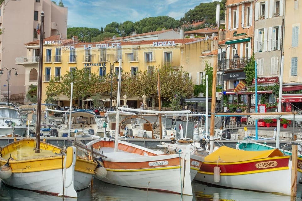 Property building, Restaurant/places to eat