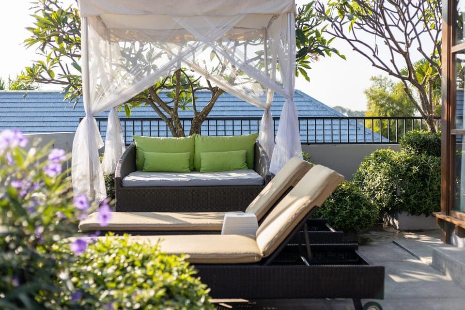 View (from property/room), Balcony/Terrace, Seating area, Garden view