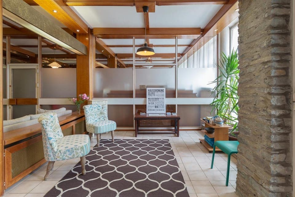 Lobby or reception, Internal: Not applicable to any particular room