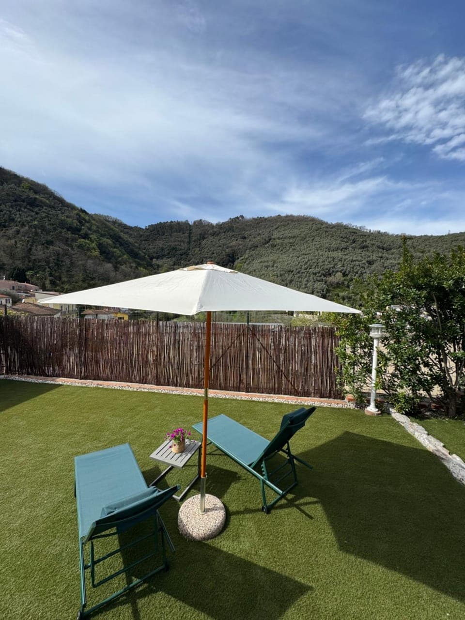 Spring, Day, Natural landscape, Mountain view, sunbed