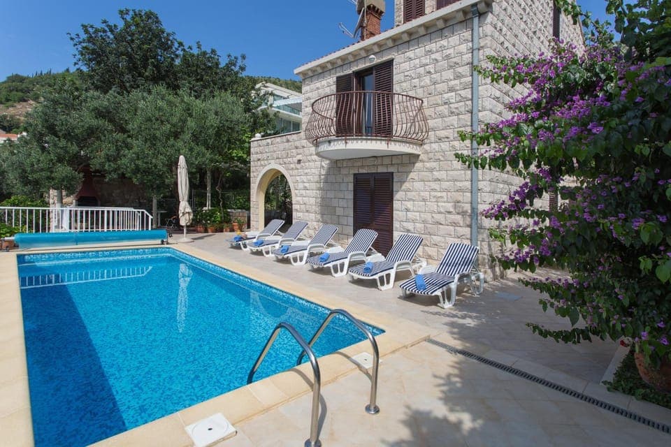 Property building, Patio, Garden, Pool view, Swimming pool, sunbed