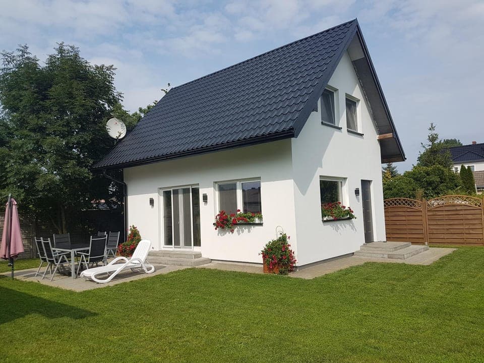 Property building, Facade/entrance, Garden