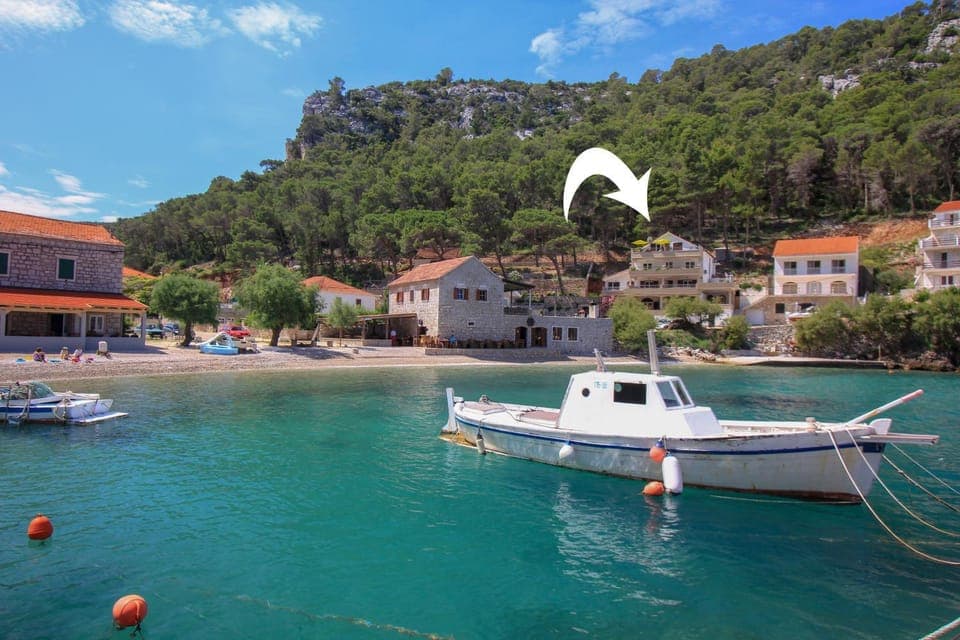 Property building, Neighbourhood, Beach