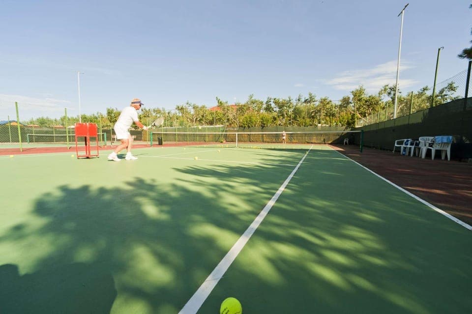 Tennis court