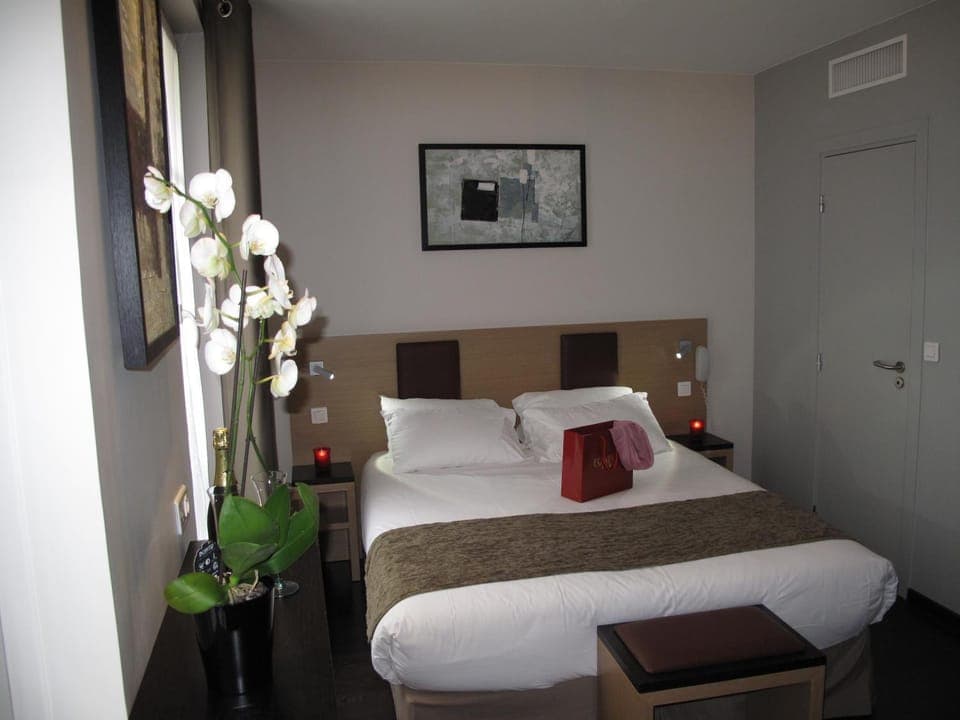 Bed, Photo of the whole room