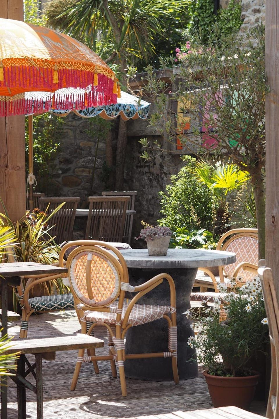 Patio, Spring, Day, Garden, Dining area, Garden view