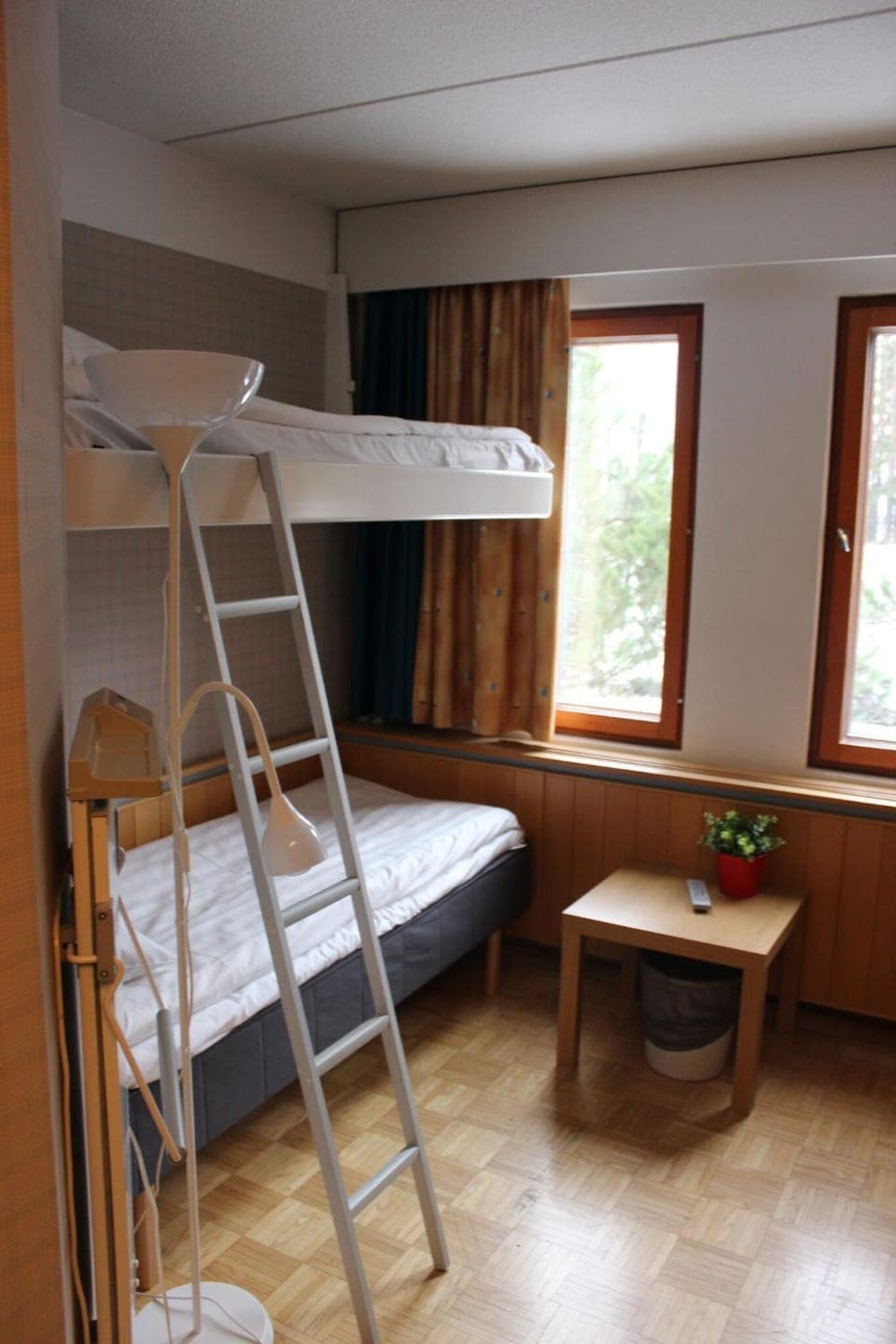 Bed, bunk bed