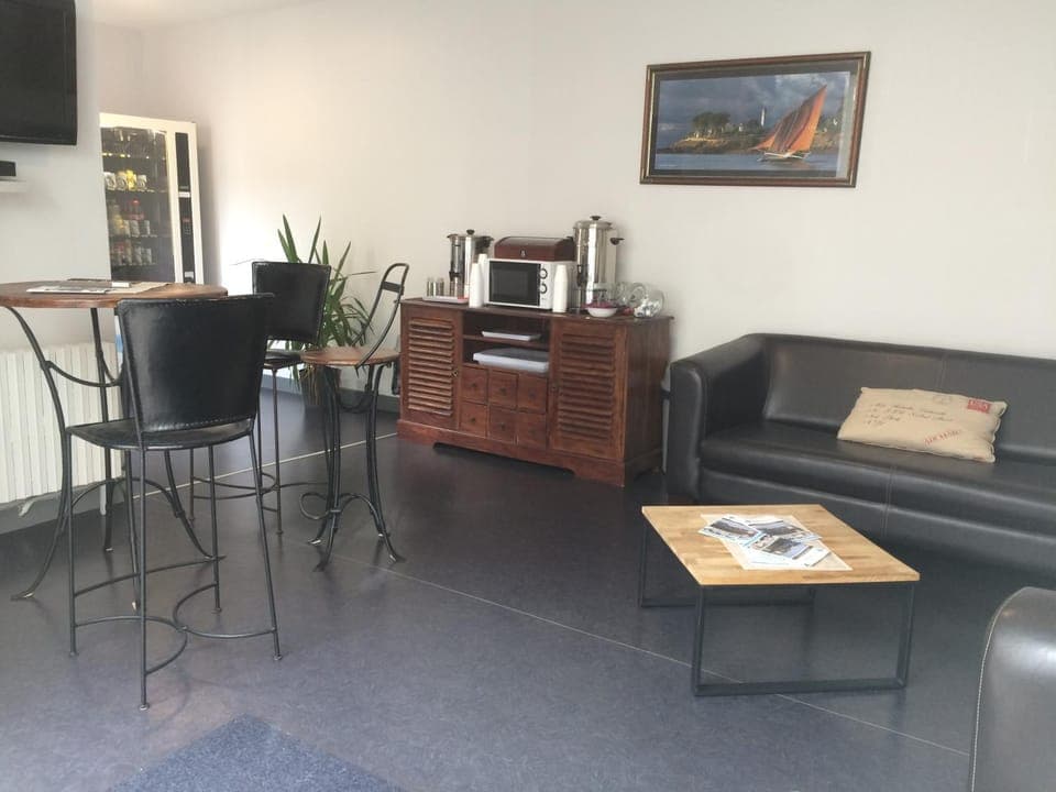 Communal lounge/ TV room, Living room