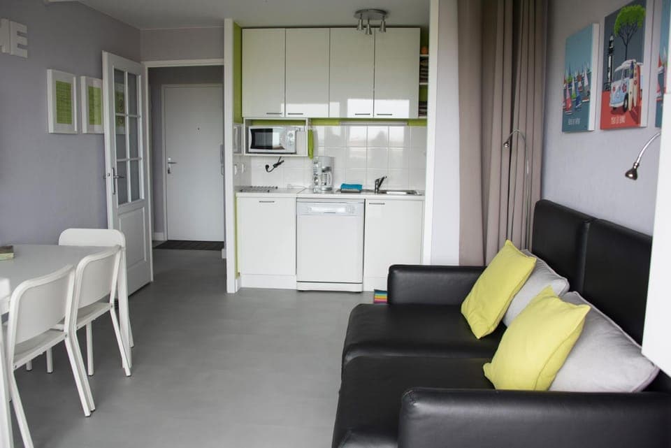 Kitchen or kitchenette, Living room, Dining area