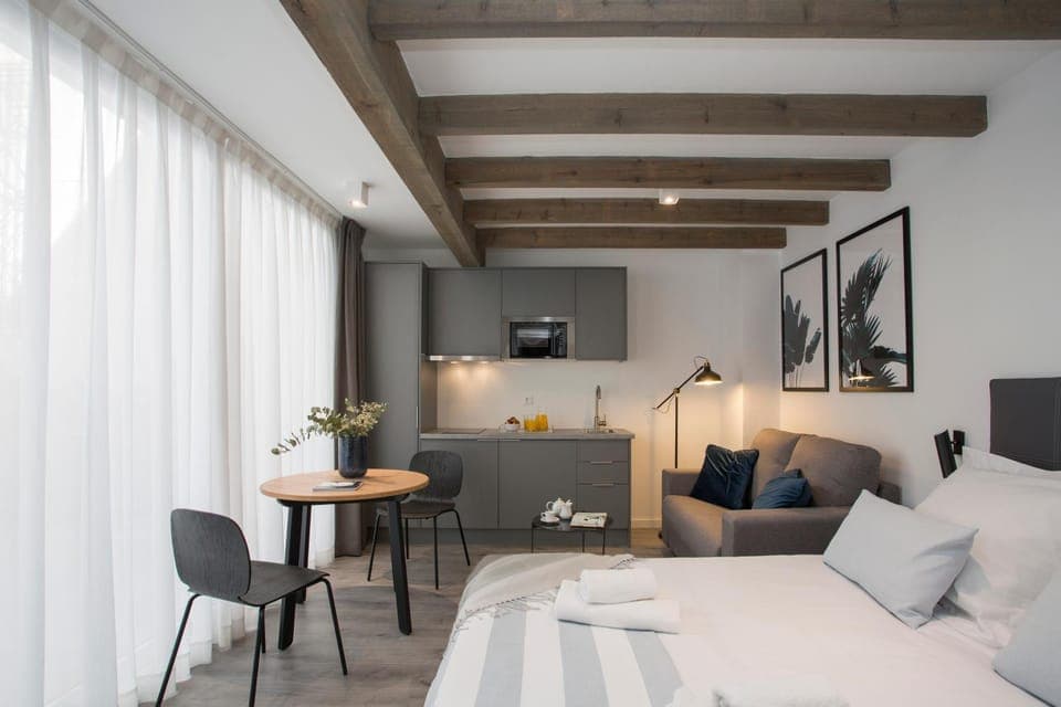 Kitchen or kitchenette, Living room, Bedroom