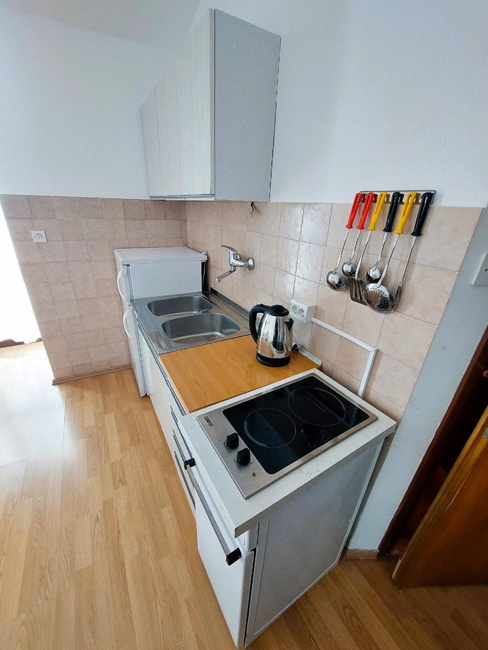 Coffee/tea facilities, Kitchen or kitchenette, pet friendly, stove