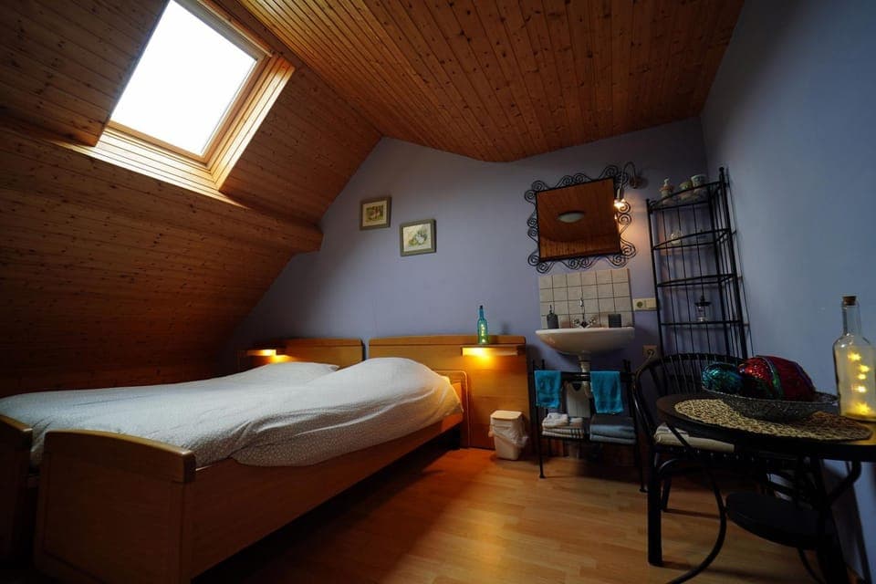 Bed, Photo of the whole room, Bedroom