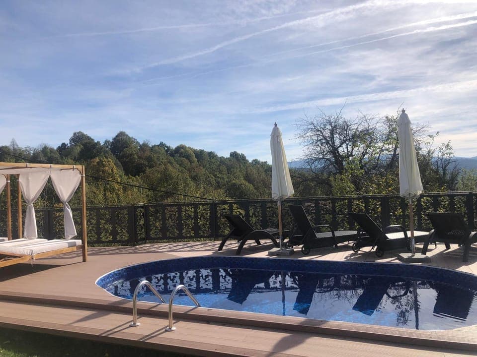 Mountain view, Swimming pool