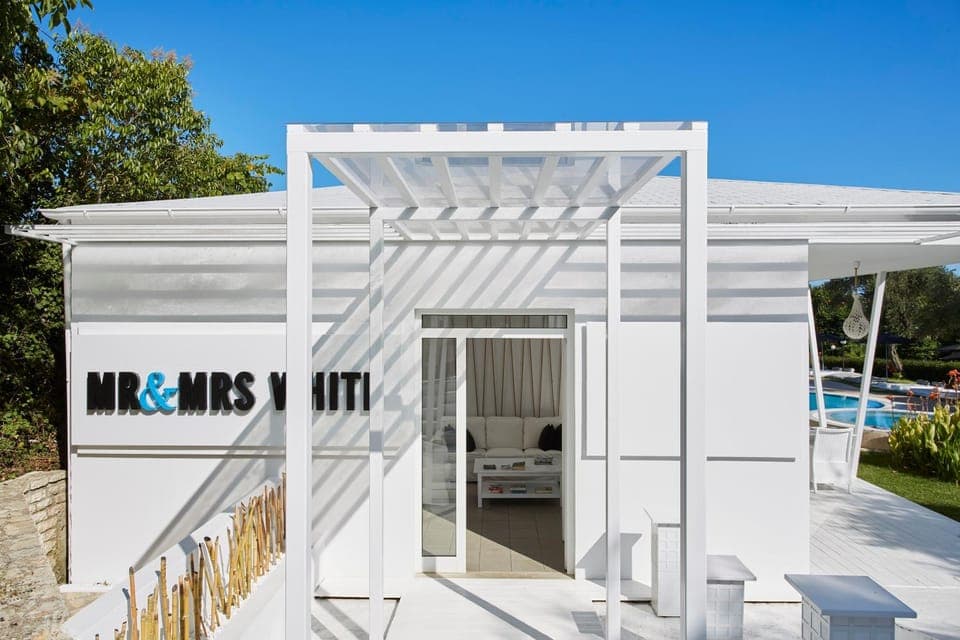 Facade/entrance, Property logo or sign