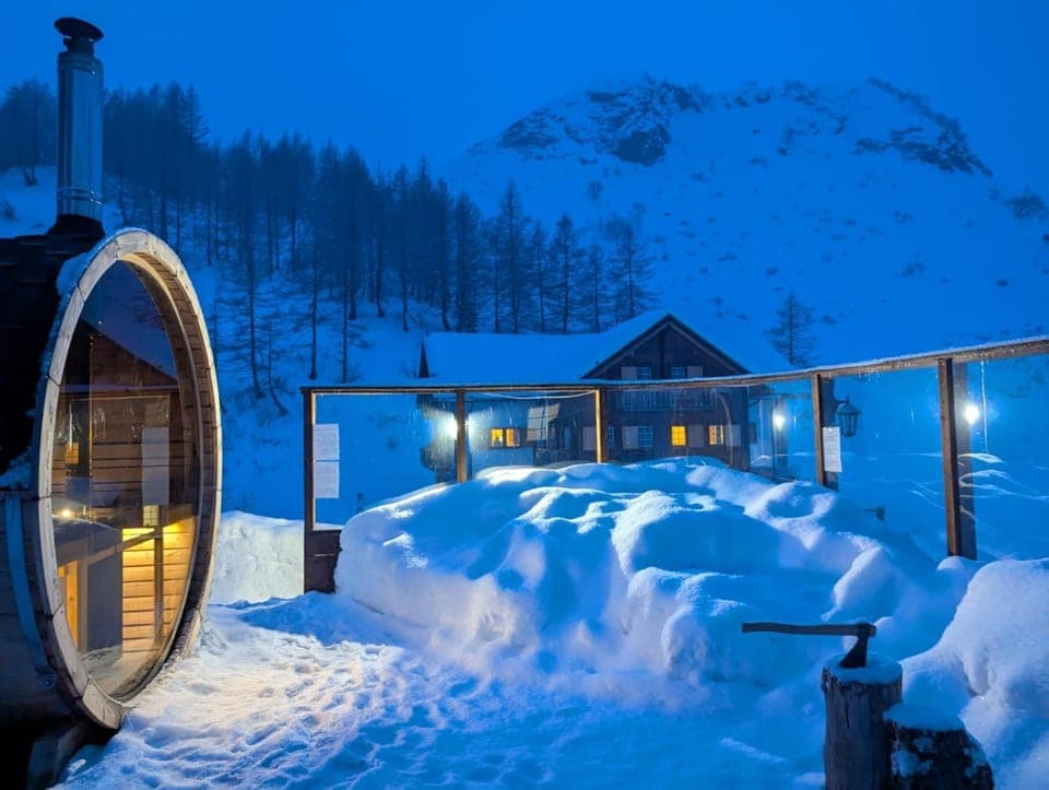 Property building, Night, Winter, Sauna, Spa and wellness centre/facilities, Mountain view