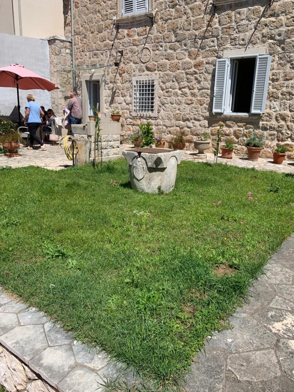 Property building, Facade/entrance, Garden