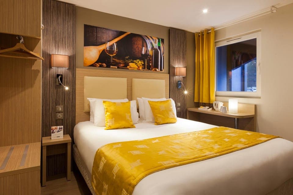 Photo of the whole room, Decorative detail, Bedroom